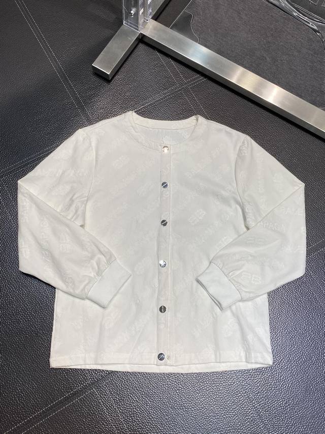 Bb Balenciaga exclusive crew-neck denim jacket, made of imported fabric for a so