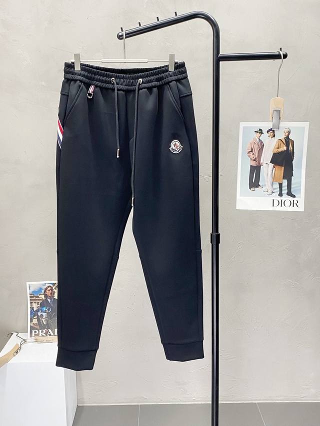 Moncler exclusive new spring and autumn casual pants in high-end versions! Made