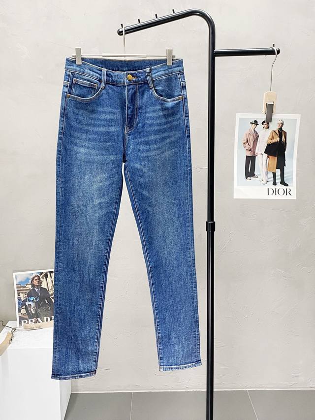 Exclusive Dior jeans for spring and summer! Breathable and comfortable fabric, i