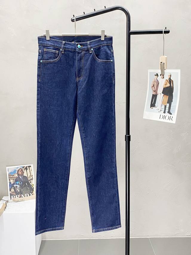 Louis Vuitton exclusive new spring/summer jeans in premium style! Made with brea