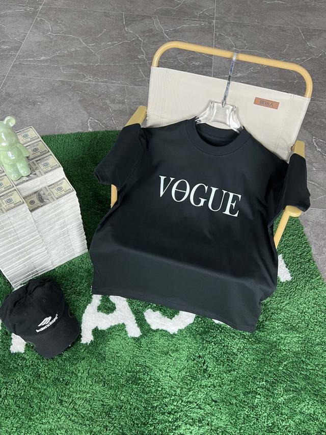 Balenciaga's 2025 Spring/Summer new collection, the latest short-sleeved crew ne
