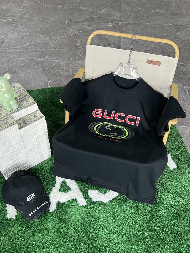 Gucci's new 2025 Spring/Summer collection debuts at the official store. The late