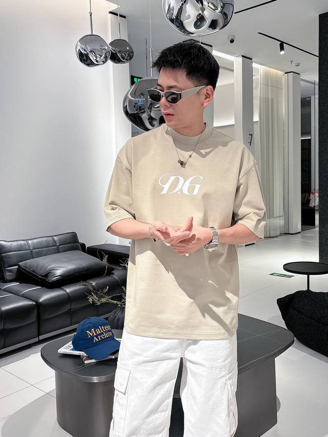 D&G 2025 Spring/Summer new arrivals! The latest short-sleeved, round-neck T-shir