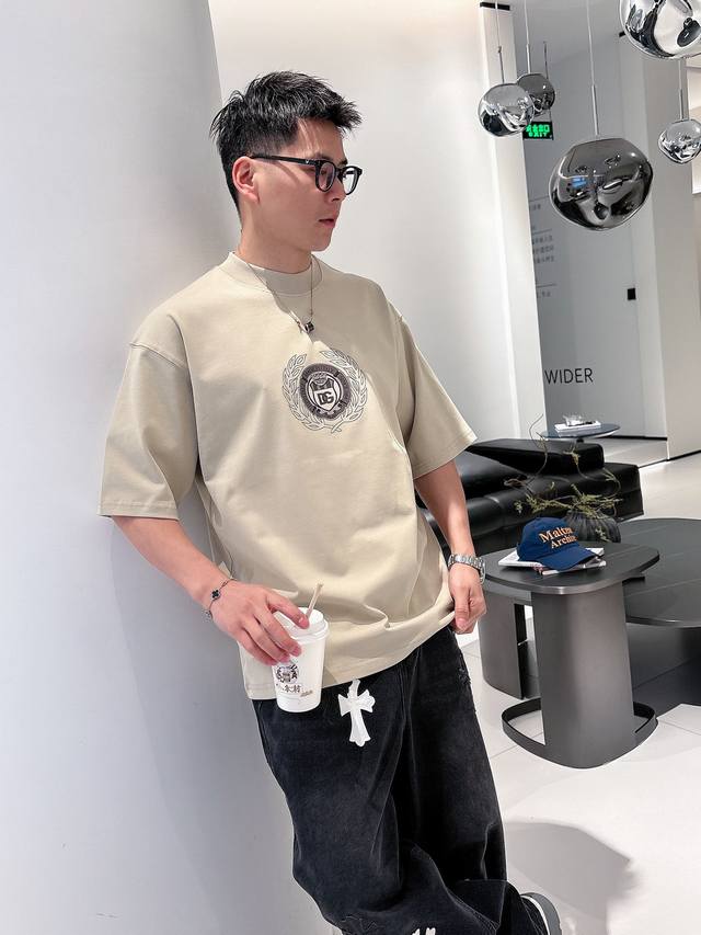 D&G 2025 Spring/Summer new arrivals! The latest short-sleeved, round-neck T-shir