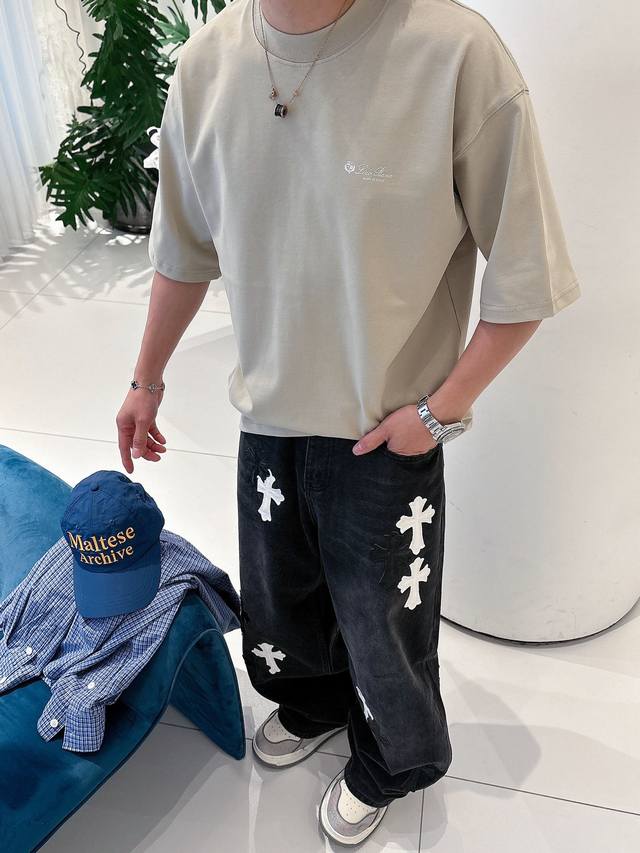 Loro Piana's 2025 Spring/Summer new collection debuts at the official counter. T
