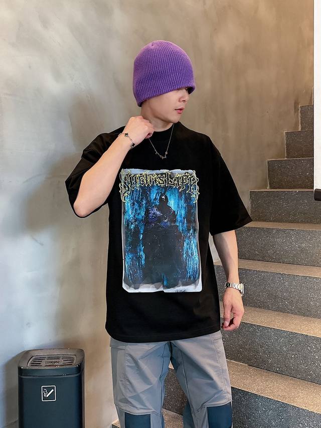 Balenciaga's 2025 Spring/Summer new collection debuts at the official store. The
