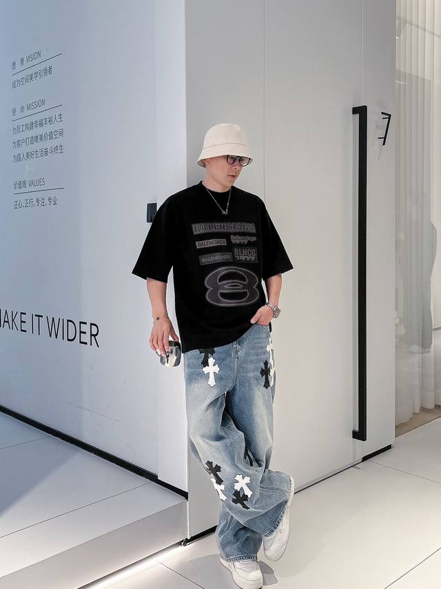 Balenciaga's 2025 Spring/Summer new collection debuts at the official store. The