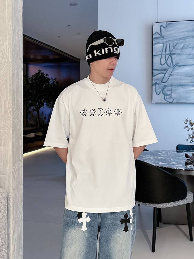 Givenchy's 2025 Spring/Summer new collection debuts at the official counter. The