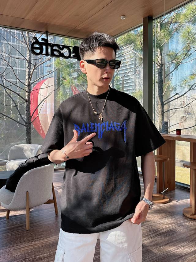 Balenciaga's 2025 new washable, ripped, and frayed spring/summer collection debu