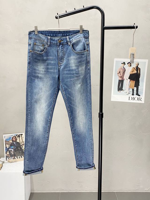 Exclusive Fendi new spring/summer jeans in high-end styles! Made with breathable