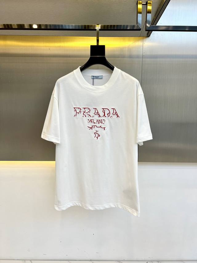 G Prad and 25S are releasing a new short-sleeved T-shirt featuring the classic P