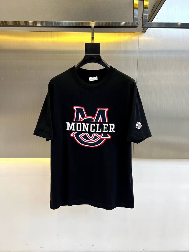 Moncler, 2025 Spring new hot-selling short-sleeved T-shirt. This T-shirt is made
