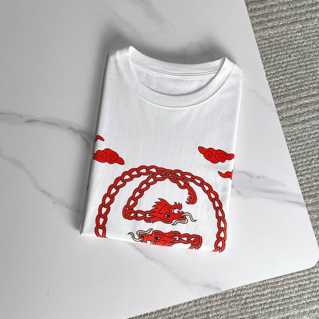 Gu's 2025 Early Spring new round-neck T-shirt, original custom-made, trade-order