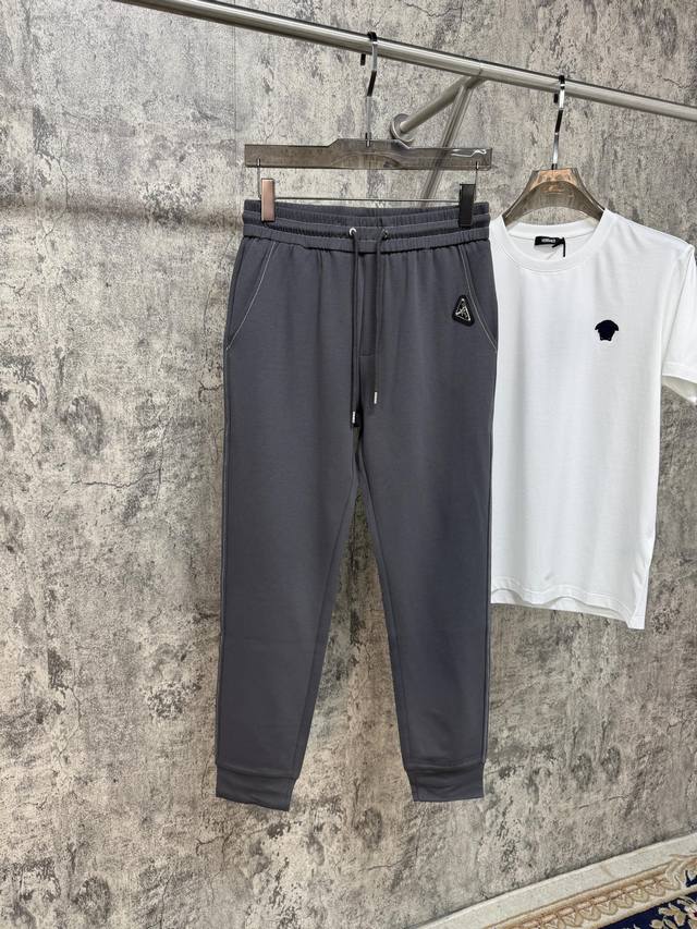 Home 25 Spring/Summer new arrivals: minimalist sportwear for a refreshing, moder