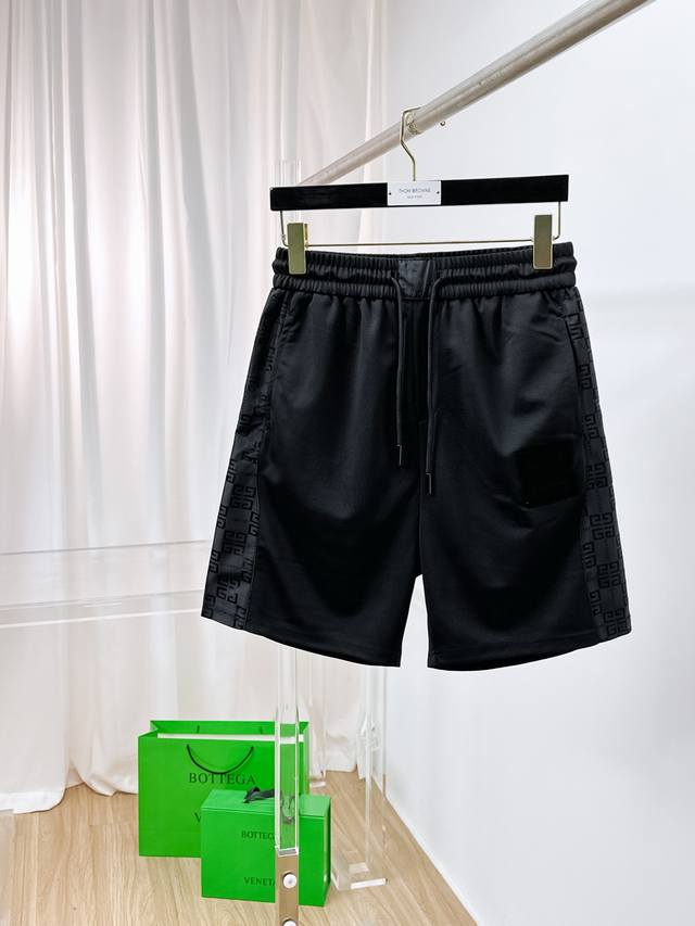 Givenchy 2025 Spring/Summer new men's casual shorts. High-end, simple, stylish,