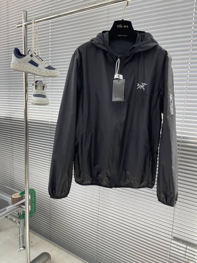 66 Bird Home 24's latest summer hooded sun protection jacket! Comfortable and hi
