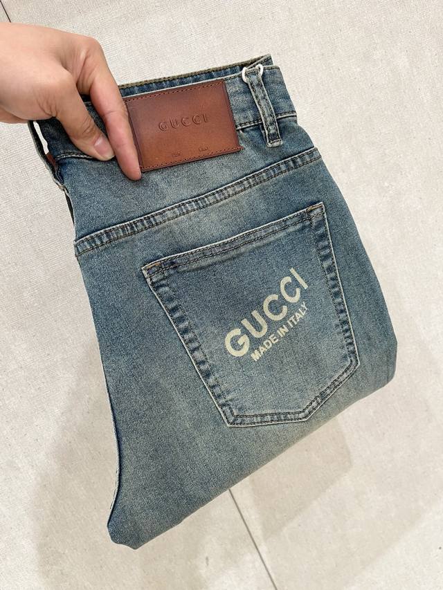 Gucc*2025 Spring/Summer new men's washed jeans. Made of custom-made stretch deni