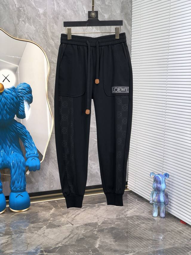 Loewe. New for Spring 2025. Custom-made, high-quality, fashionable casual pants.