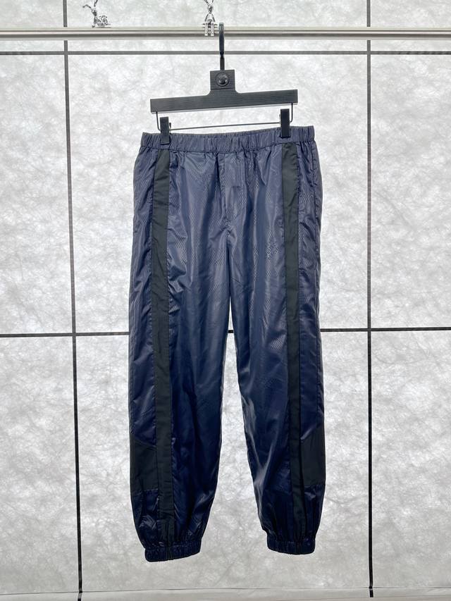 Lois Vitn 2025 Early Spring new denim embossed casual sports suit. Stitching cra