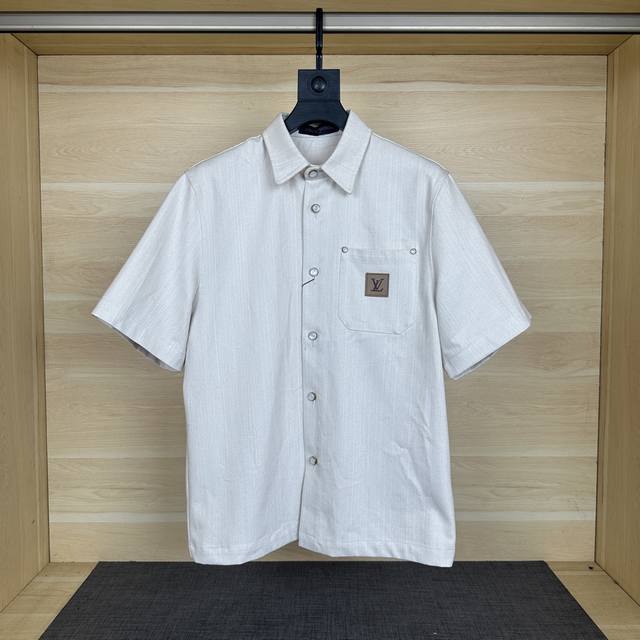 Lois Vitn 2025 Early Spring new casual short-sleeved shirt set. Pearl button des