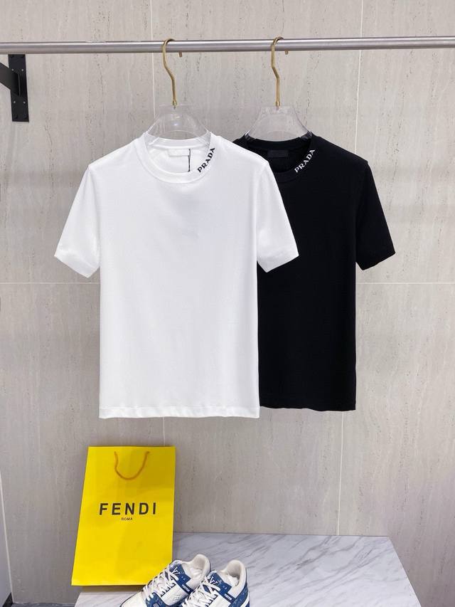 Prad 's new 2025 Spring/Summer collection is now available at the Prada counter.