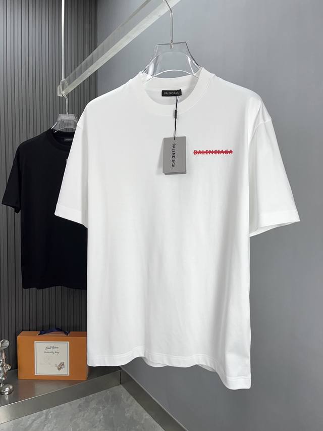Balenciaga's 2025 Spring/Summer new collection debuts at the official counter. H