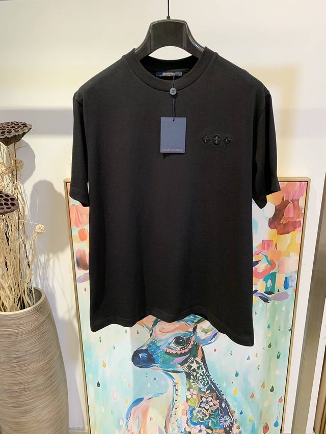 Sizes: S, M, X, L, XXL. Available in black, white, and gray. 1V. Louis' classic
