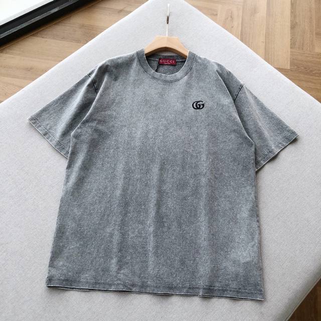 Gg Batik Double G Embroidered Two-Color Crew Neck Short-Sleeved T-Shirt. Retro t
