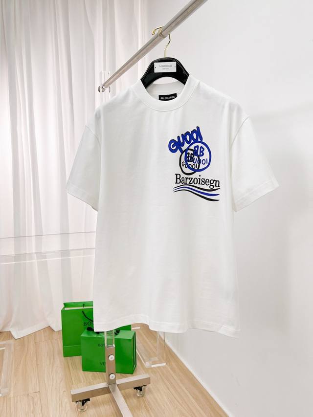 Balenciaga's new autumn/winter 2020 men's casual short-sleeved T-shirt! High-end