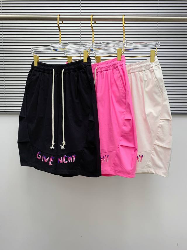 Givenchy 2025 Spring/Summer new men's casual shorts. High-end product, simple, s