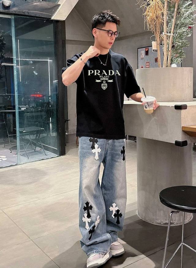 Prad* New T-shirt. 25S, unisex! High-definition 3D lettering printed on the ches