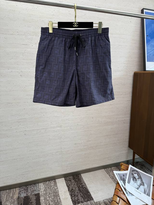 Fend2025 versatile men's casual shorts with drawstrings. These shorts feature me