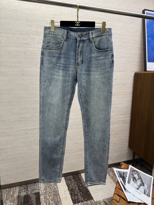 Chr25S Spring/Summer Men's Straight Jeans. Made of cotton denim, they're soft ye