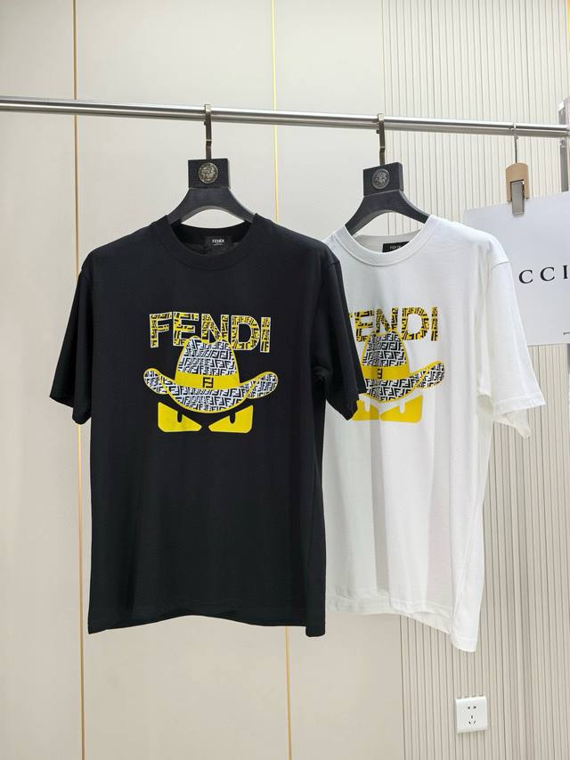 Fendi, Spring/Summer 2025 new arrival, a stylish, round-neck, short-sleeved, hig