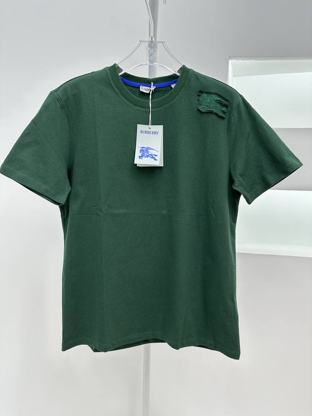 24's summer hit, Bbr, is here! This loose-fitting short-sleeved, embroidered War