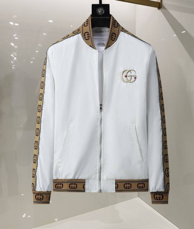 Gucci's latest men's jacket in 25 years, with a color combination that is classi