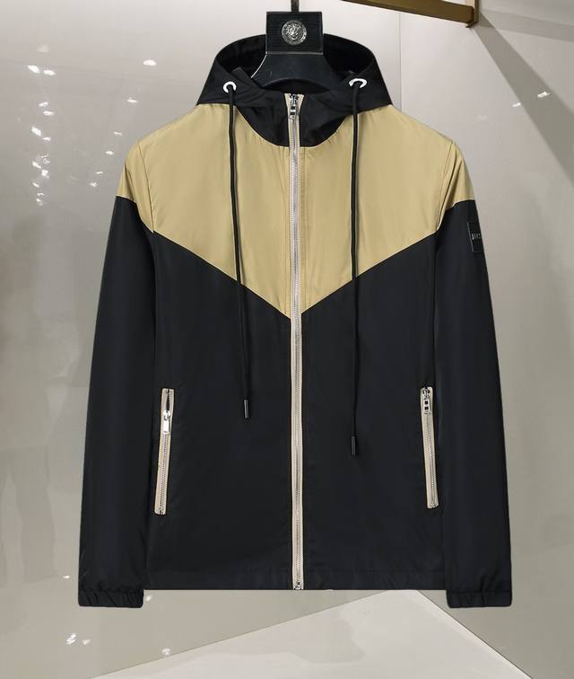 Boss's latest men's jacket in 25 years, with a color combination that is classic