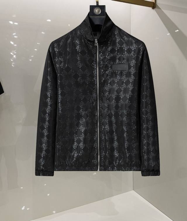 Amiri's latest men's jacket in 25 years, with a color combination that is classi