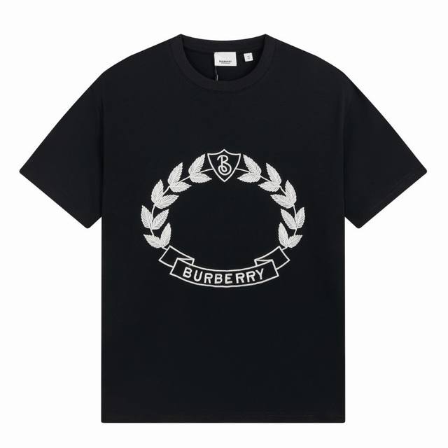 B's embroidered T-shirt. This loose-fitting T-shirt features an embroidered oak