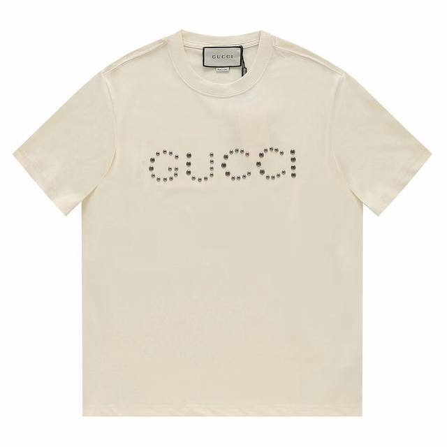 Gucci Studded Logo Crew Neck Short-Sleeved T-shirt This series of items draws in