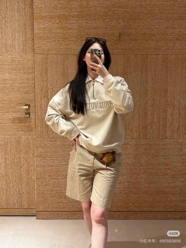 Lv Louis Vuitto*2025 Early Autumn New Arrival Lapel Zipper Half-Placan Sweatshir