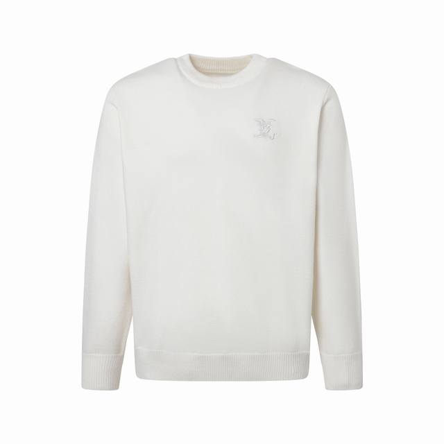 Louis Vuitton front embroidery design features the logo embroidery on the chest.