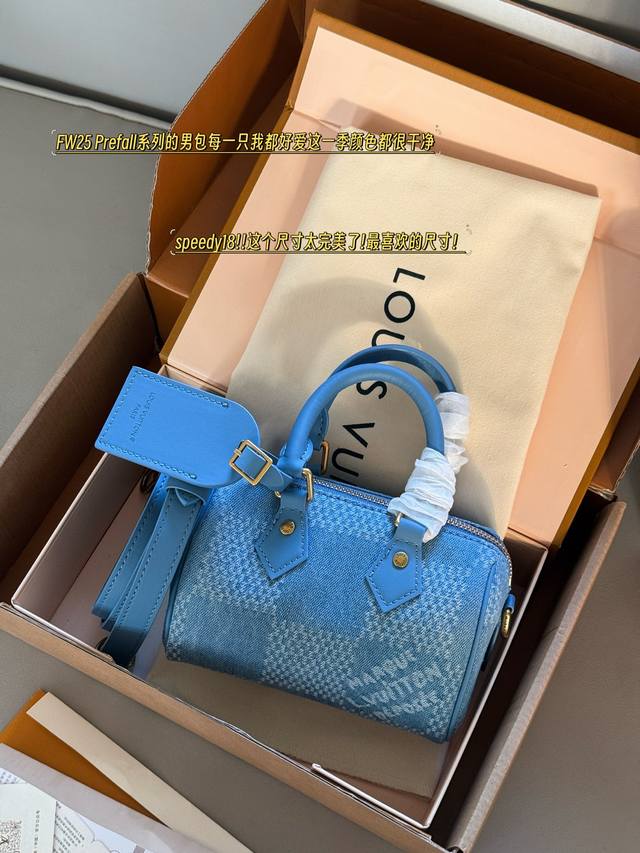 comes with a box Size: 18*13cm Fw25 Prefall series I love every one of them The