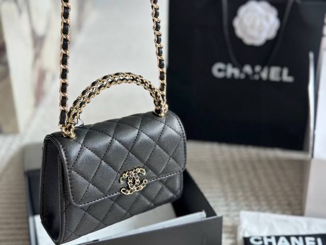 comes with a box Size: 15*12Cm Chanel 23 Kelly This bag is perfect for you It c