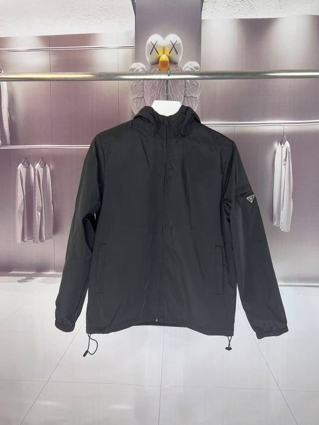 Prada 2025 Fall/Winter new hooded windbreaker jacket, thin style, sleeve pockets