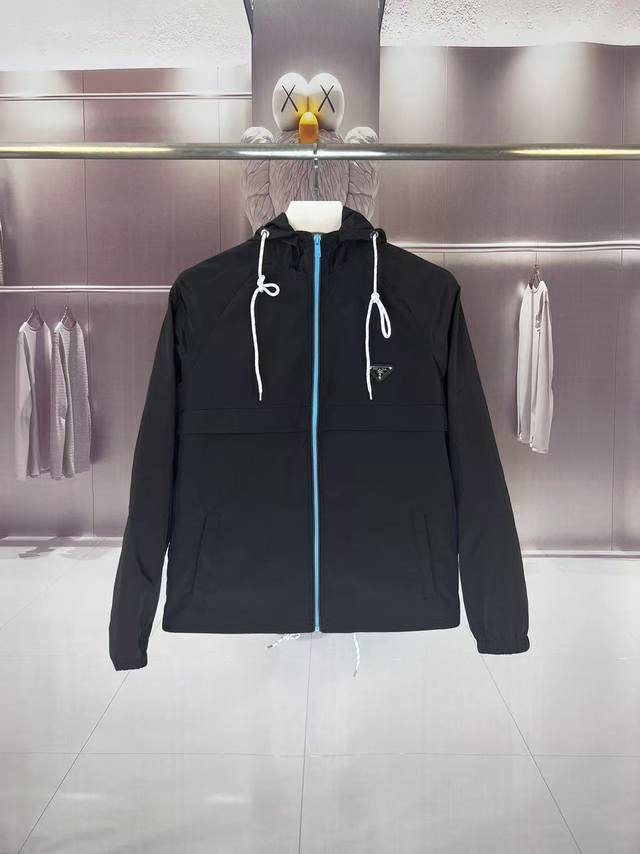 Prada 2025 Fall/Winter new hooded windbreaker jacket with embroidered triangle l