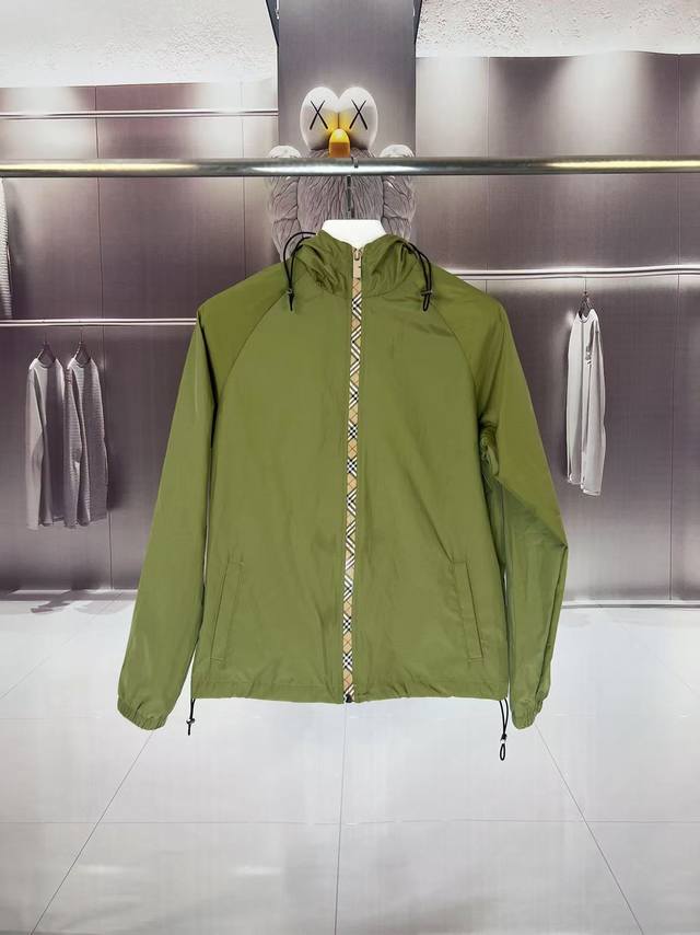 Burberry 2025 autumn and winter new BBR plaid striped zipper hooded windbreaker