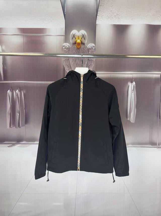 Burberry 2025 autumn and winter new BBR plaid striped zipper hooded windbreaker