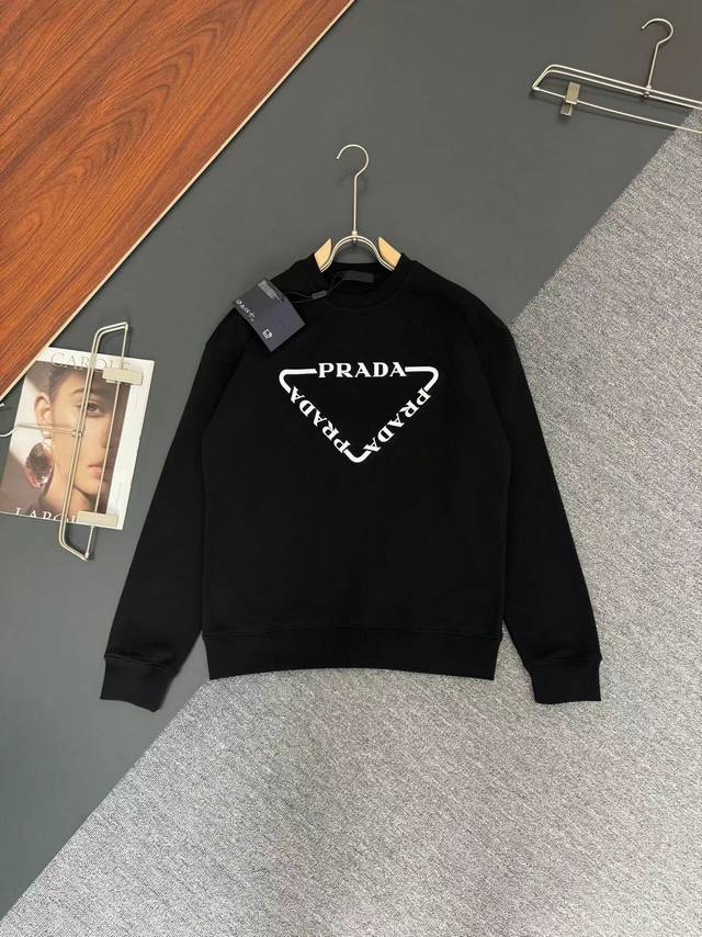 Prada *Prada* Latest fall/winter round-neck, stylish long-sleeved sweatshirt wit