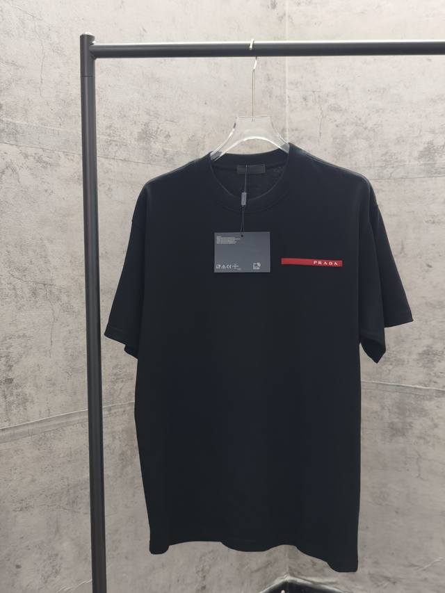 Prada*Prada's new spring and summer metal triangle label rubber T-shirt customiz